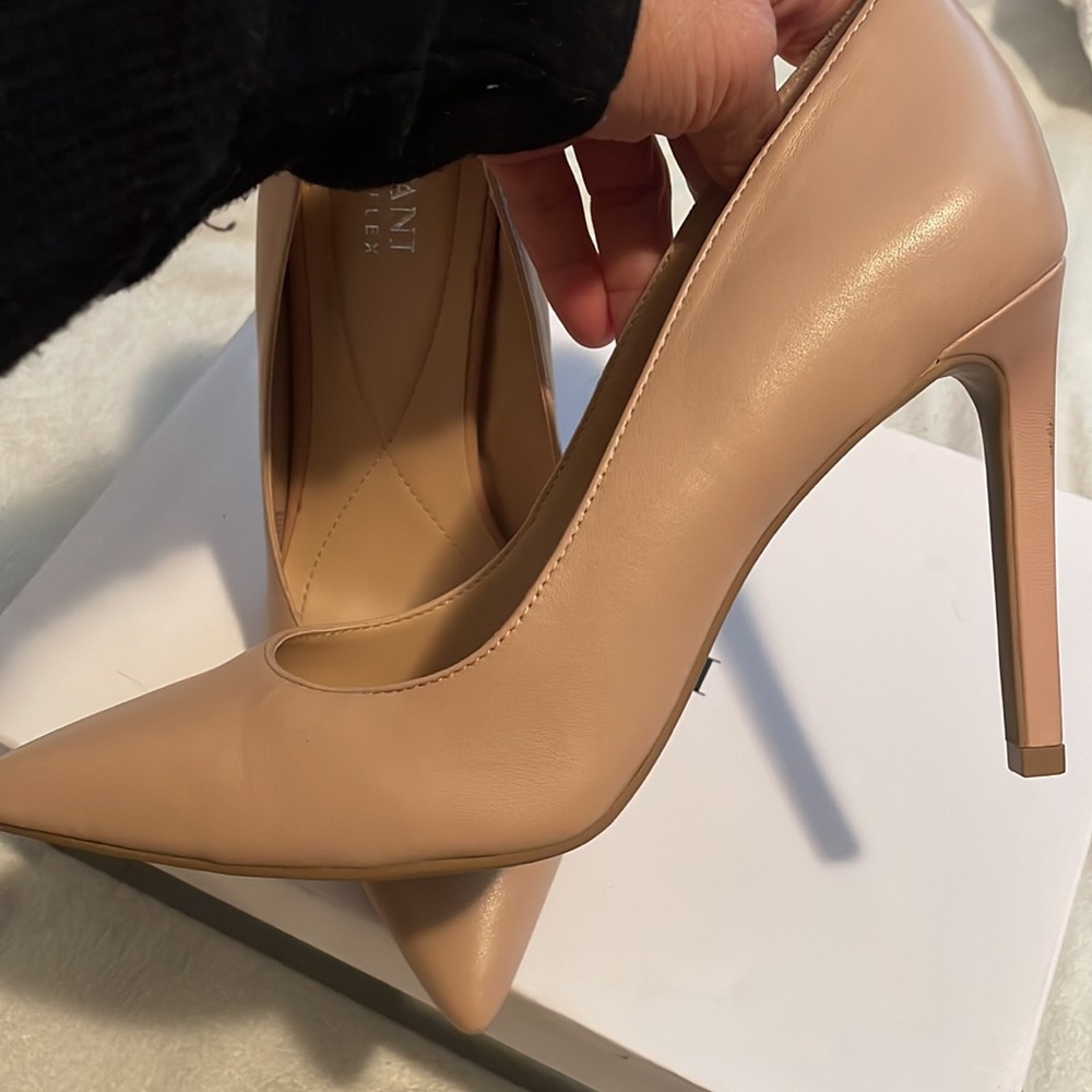 Beautiful blush pink Alfani heels